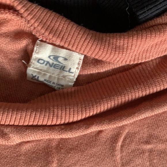 Crop tops - Picture 3 of 3